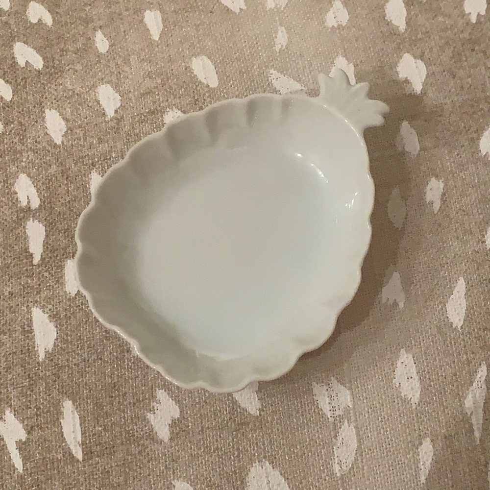 Mini Pineapple Dish
